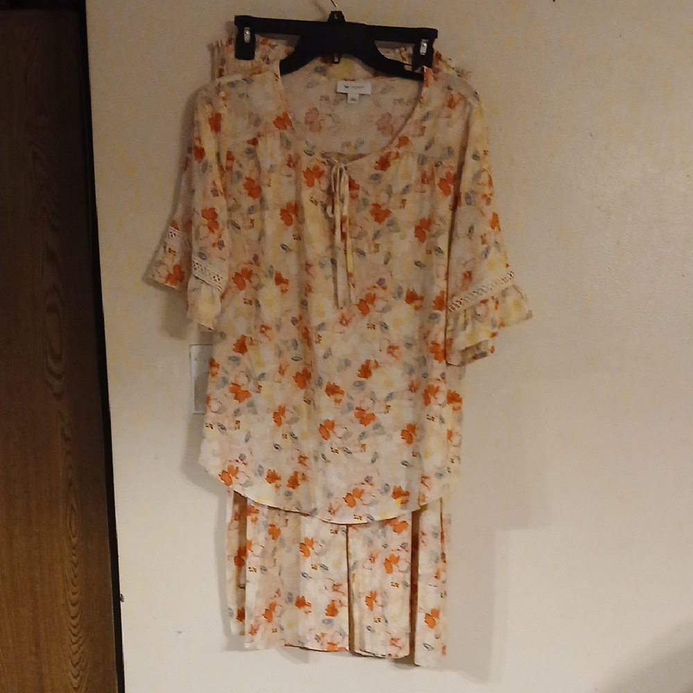 Adorable NWT Top And Matching Skirt...beautiful Print! Size Large On Both Pieces